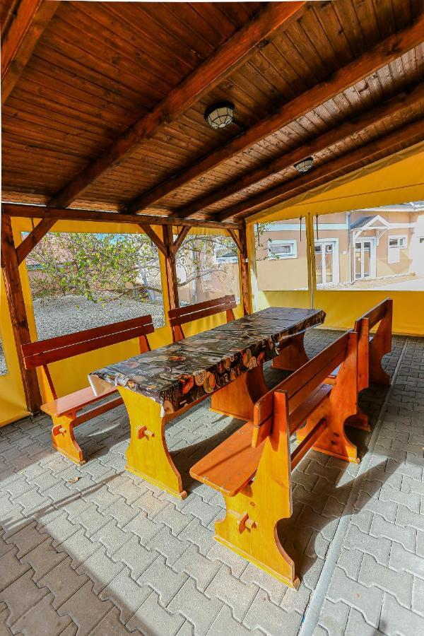 Gardi Apartman Szekszard Exterior photo