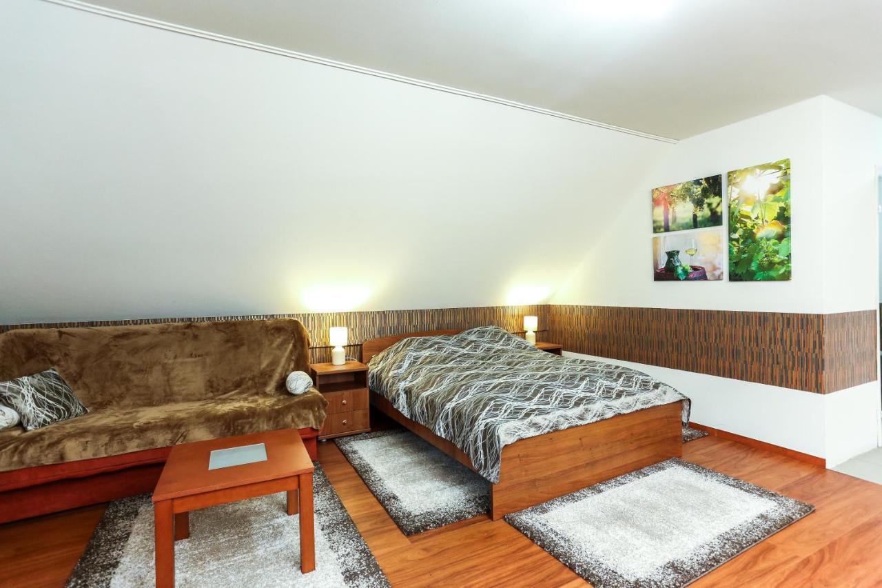 Gardi Apartman Szekszard Exterior photo